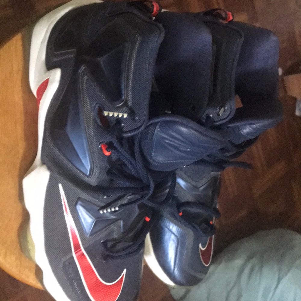 LeBRON James Sneakers Great Condition Worn Once